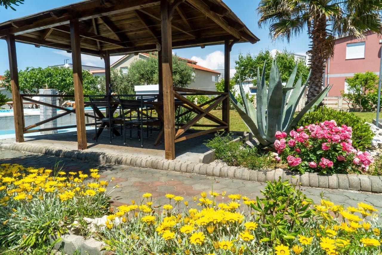 Villa Lulic Vir Ngoại thất bức ảnh