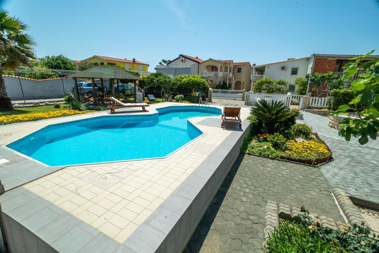 Villa Lulic Vir Ngoại thất bức ảnh