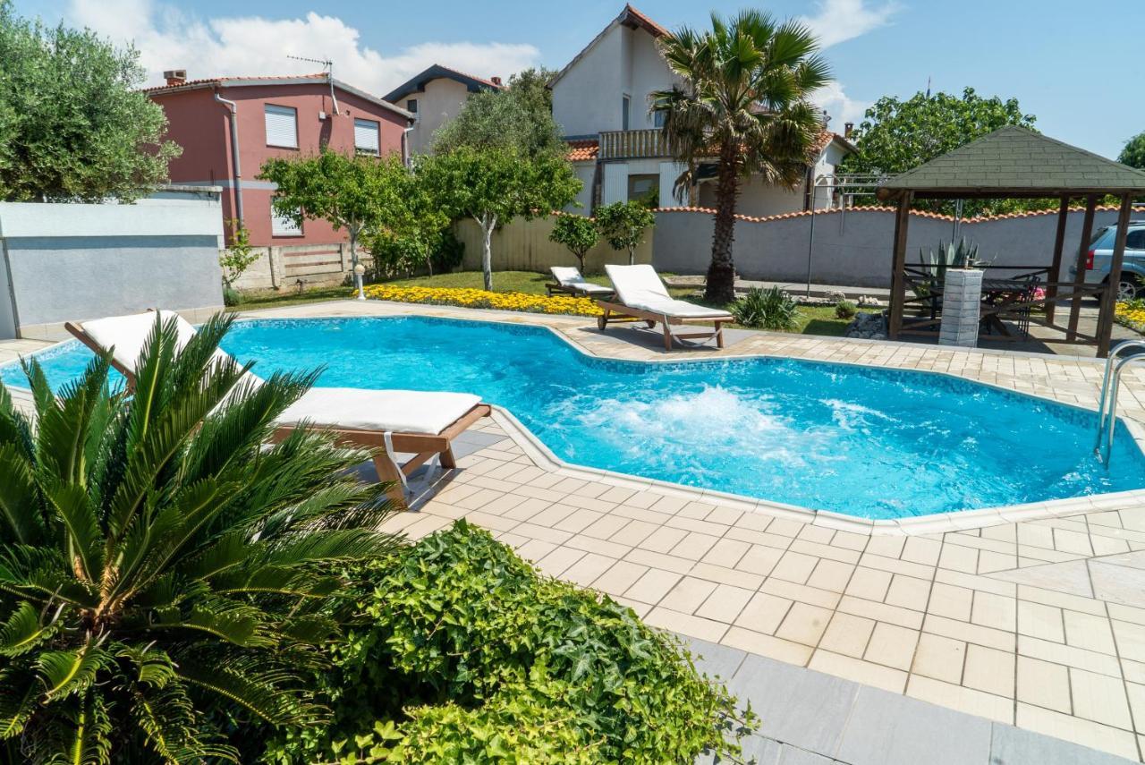 Villa Lulic Vir Ngoại thất bức ảnh