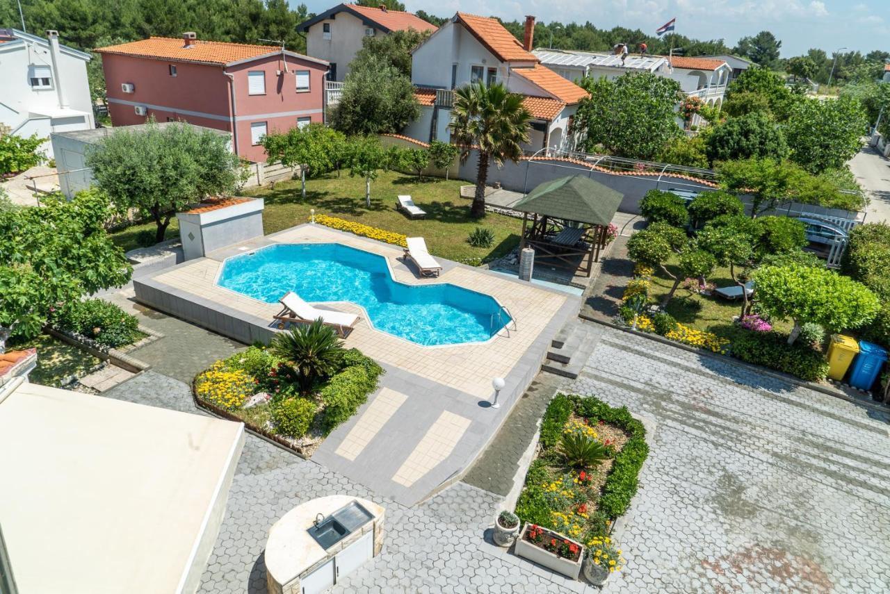 Villa Lulic Vir Ngoại thất bức ảnh