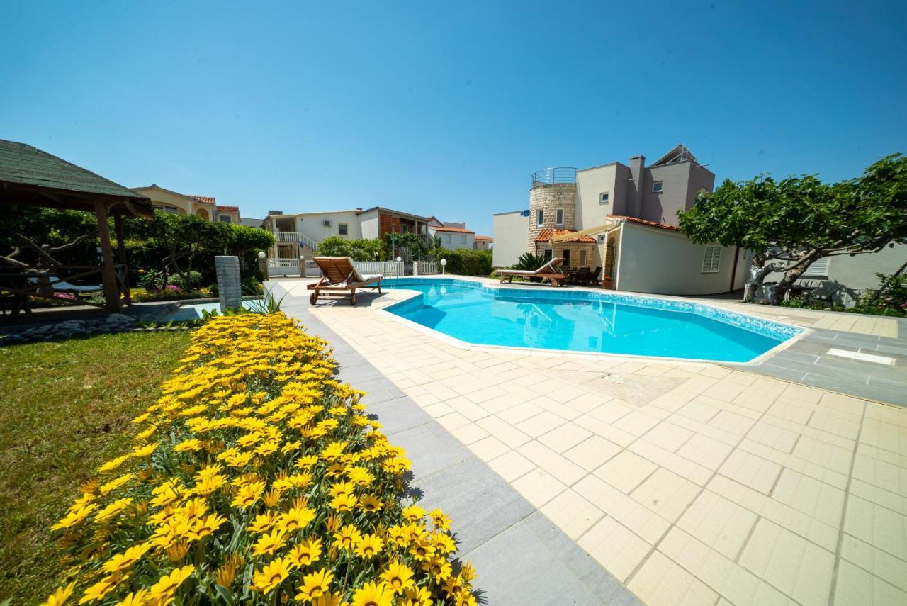 Villa Lulic Vir Ngoại thất bức ảnh