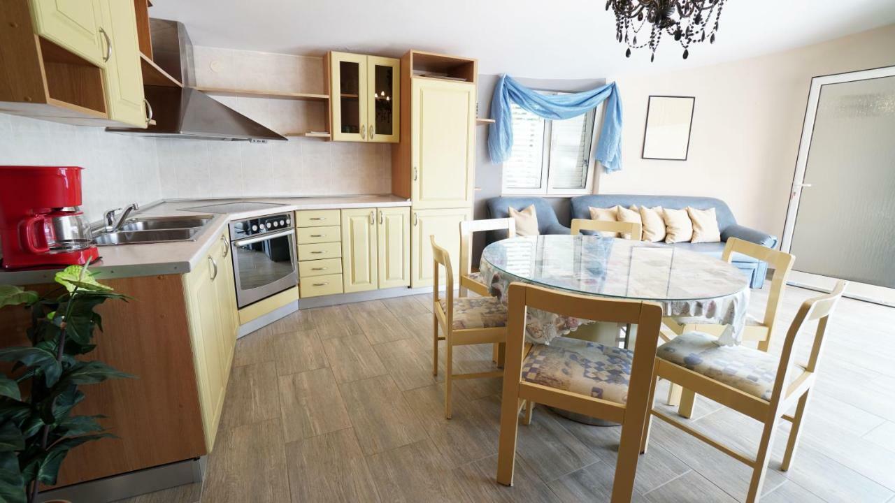 Villa Lulic Vir Ngoại thất bức ảnh
